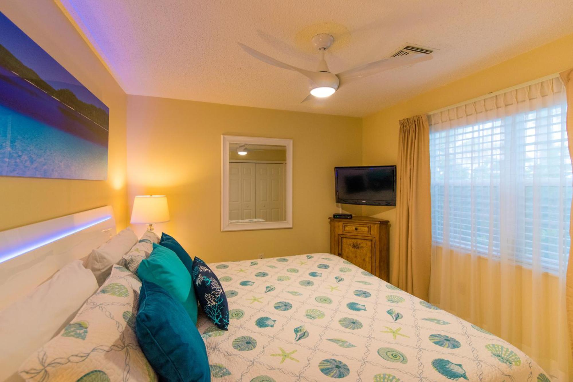 Regal Beach Club George Town Room photo