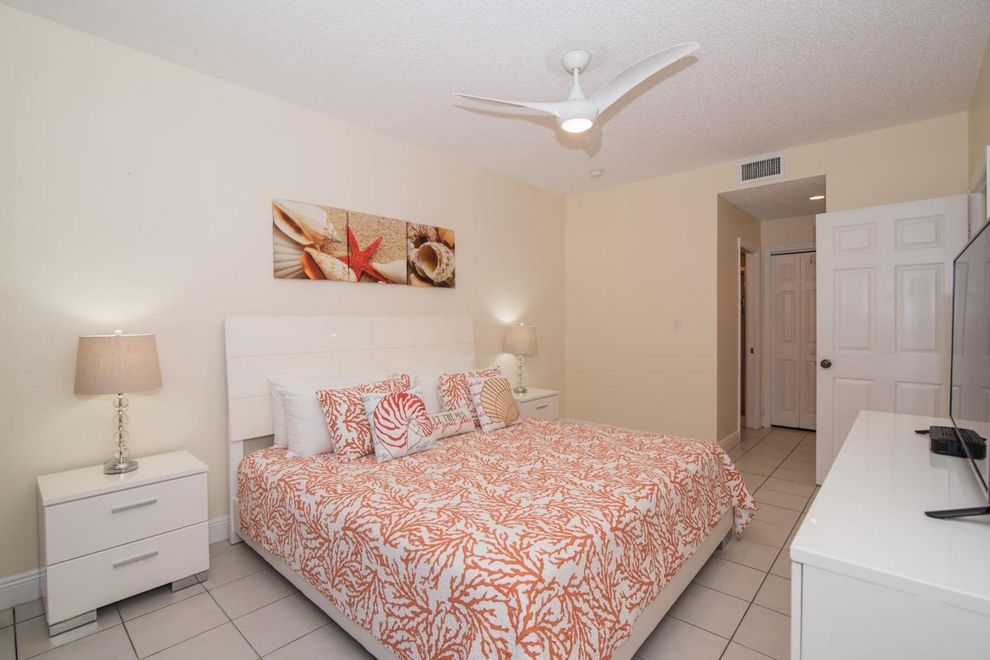Regal Beach Club George Town Room photo